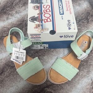 Skechers BOBS Light Green Open-Toe Sandals